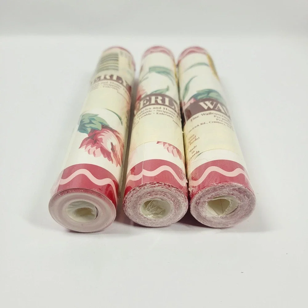 Wavery Red and Pink Carnation Floral Wallpaper Border Scalloped Pattern 3 Rolls